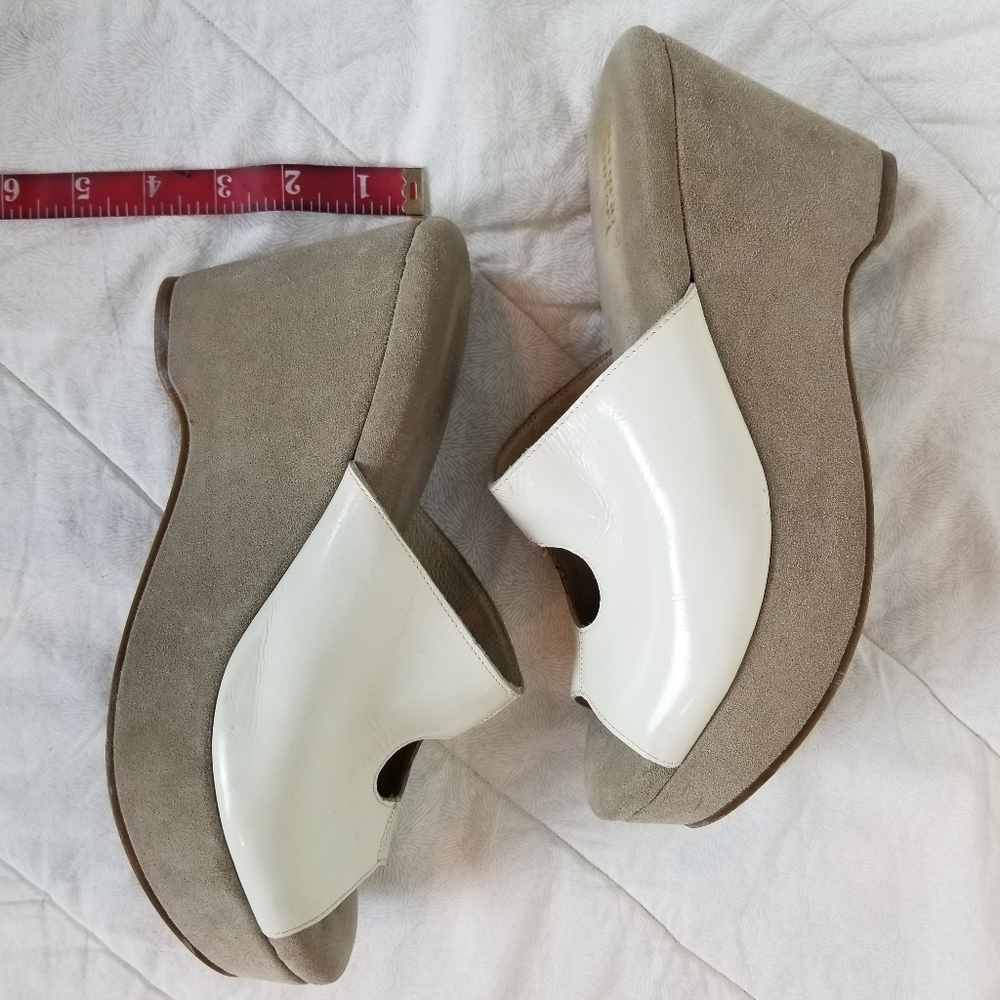 Natural Comfort white leather wide band platform sandals circle cutout detail 10 - Picture 5 of 8